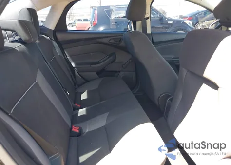 2014 Ford Focus S z USA, uszkodzony, nr VIN 1FADP3E26EL220327